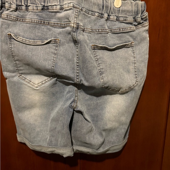 SHEIN Light Blue Denim Shorts - Picture 2 of 3